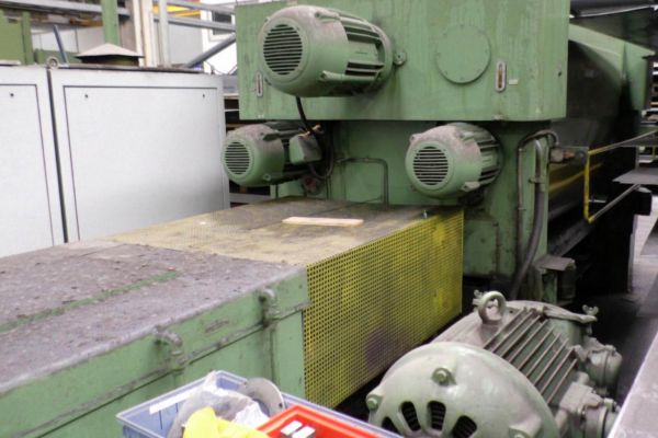 Richtmaschine 2.500 x 16 mm / 2.000 x 20 mm