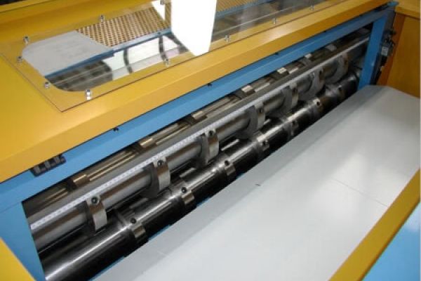 Mini-Längsteilanlage 1.000 / 1.250 / 1.500 x 1,5 mm