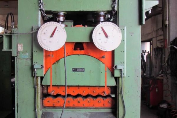 Richtmaschine 1.550 x 10 / 12 mm