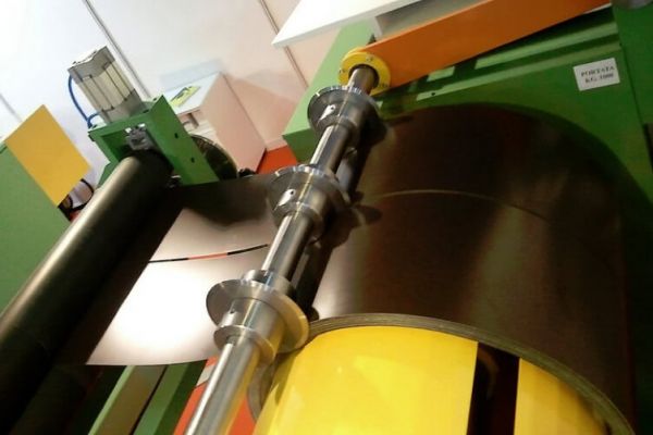 Mini-Längsteilanlage 1.000 / 1.250 / 1.500 x 1,5 mm