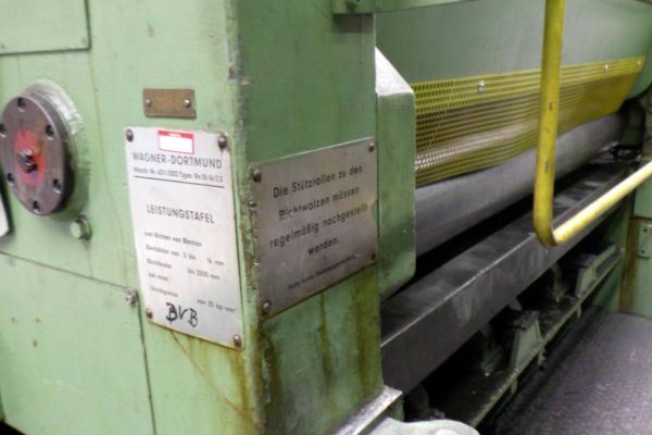 Richtmaschine 2.500 x 16 mm / 2.000 x 20 mm