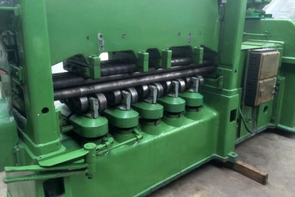 Richtmaschine 1.500 x 2,5 mm