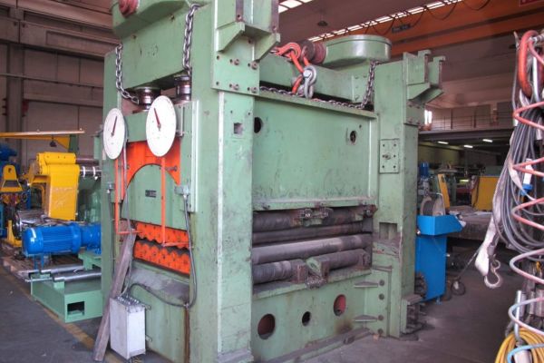 Richtmaschine 1.550 x 10 / 12 mm