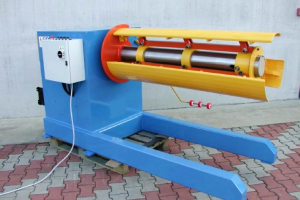 Decoiler 1,250 mm x 5 to.