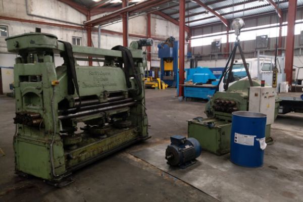 Leveling machine 2,200 x 4.0 mm